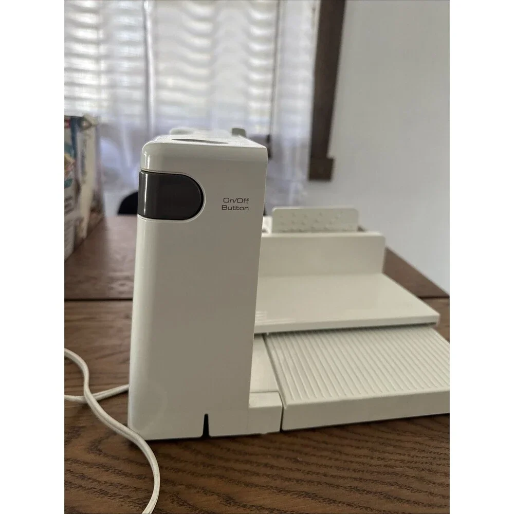 Toastmaster  Sandwich  Center Meat And Bread Slicer And Deli Snacks , Model 6121